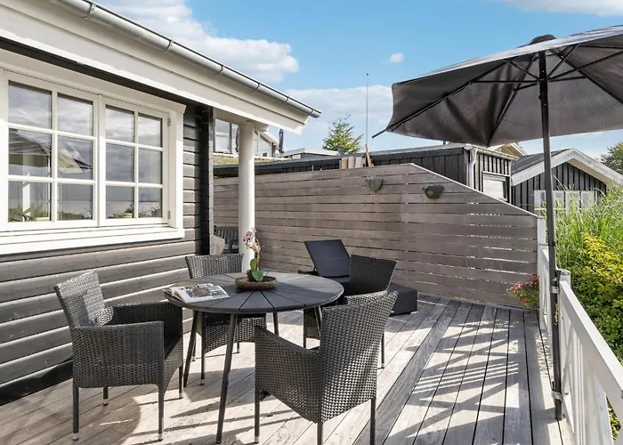3 Bedroom Stunning In * Hejls